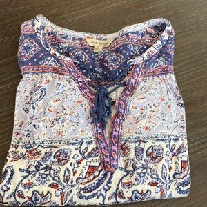 2/$20. Lucky brand ladies blouse in size small.